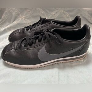 Size 11 - Nike Cortez Leather Black / Dark Grey/white Men's Sneaker
